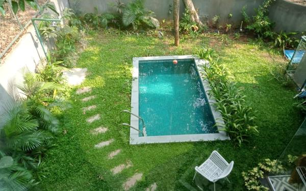 Private pool